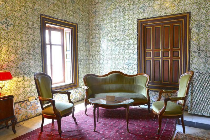 더 놀리지 팔레 바이람 호텔 튀니스 외부 사진 Interior of the house